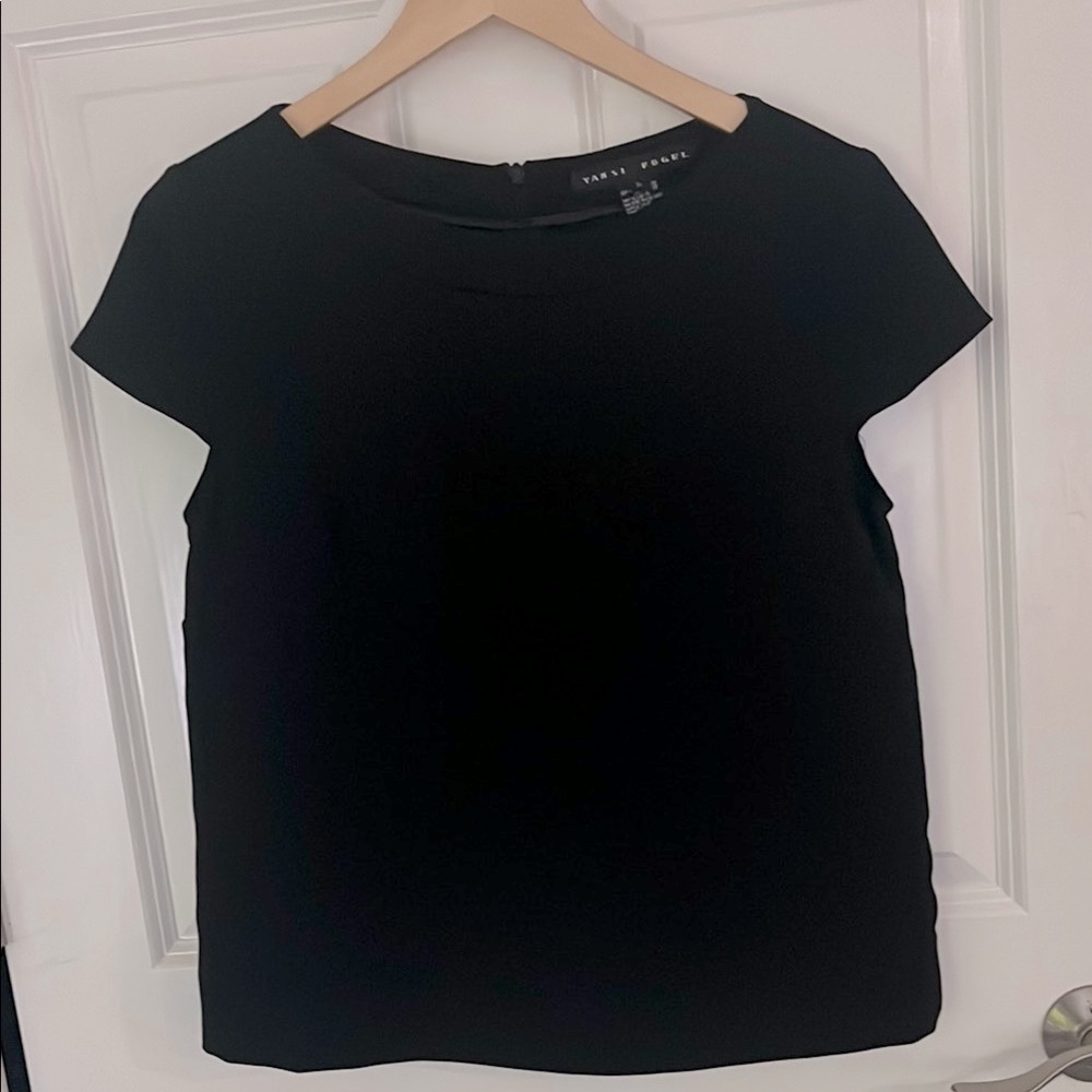Yansi Fugel Boat Neck Formal Top Black size small short sleeve zip back